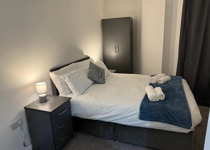 Modern - City Centre - 2Br Apt
