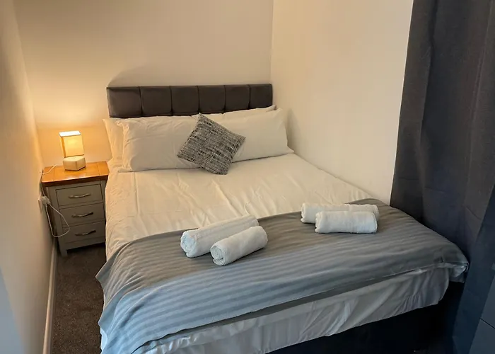 Modern - City Centre - 2Br Apt