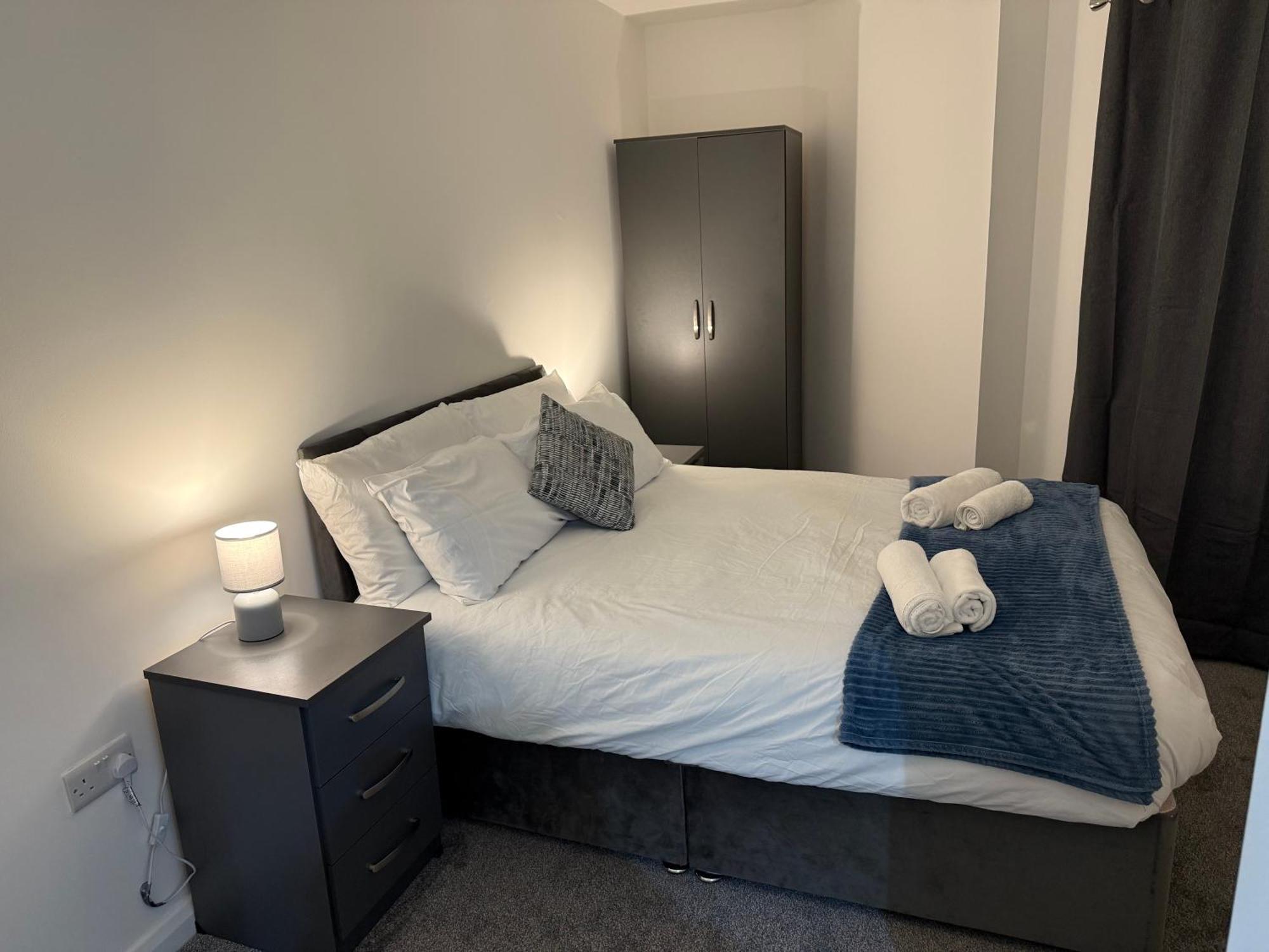 Modern - Centre - 2br Apartment *